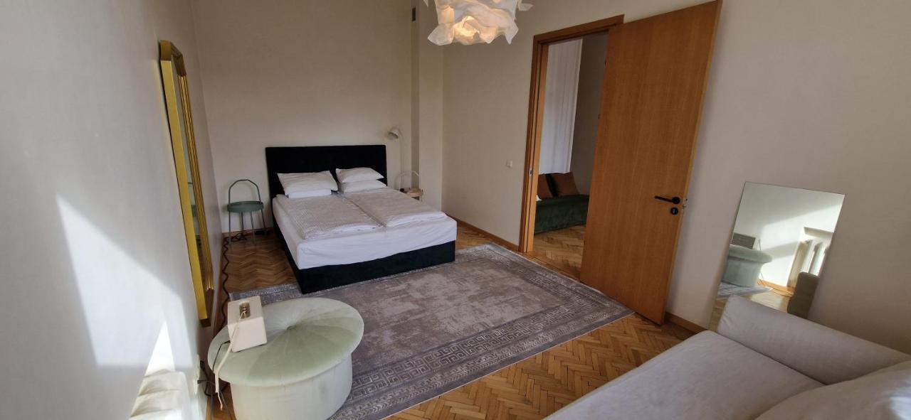 Tyzen39&38 Luxury Apartment Vilnius Luaran gambar